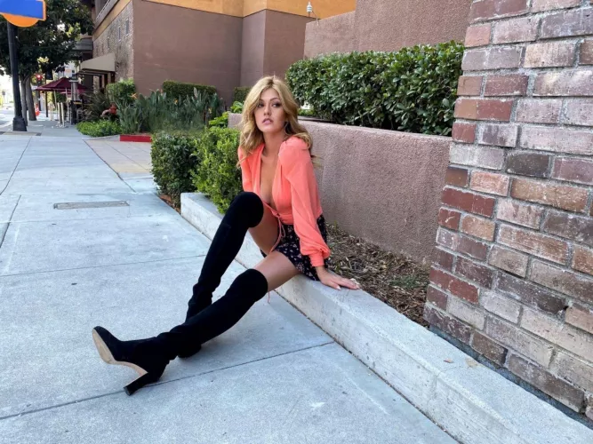 Can someone please milk my fuck for goddess Katherine McNamara