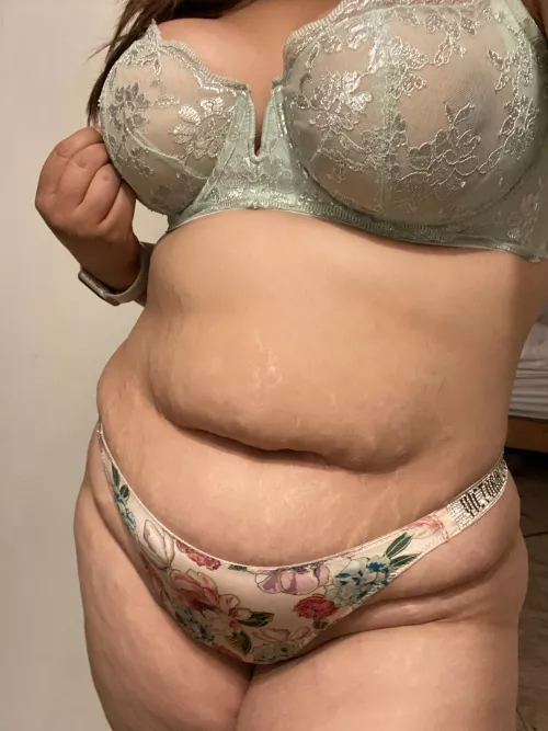 Can you spot the nip 😏😘