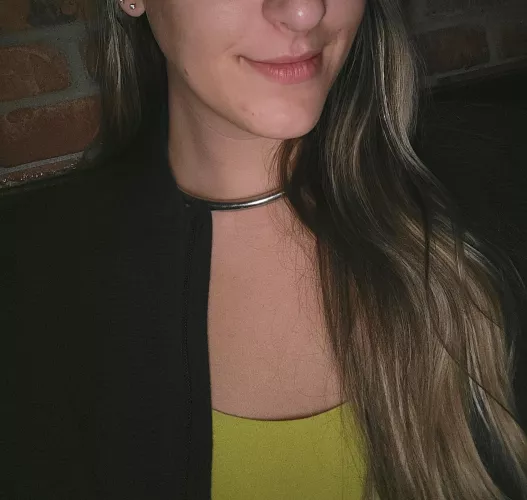 Casual and discreet locking collar for a night out🤭