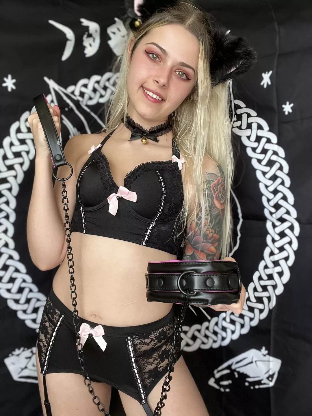 Cats aren’t submissive. Ever tried putting one on a leash? Now let this kitty wrap you around her finger and put this collar on.
