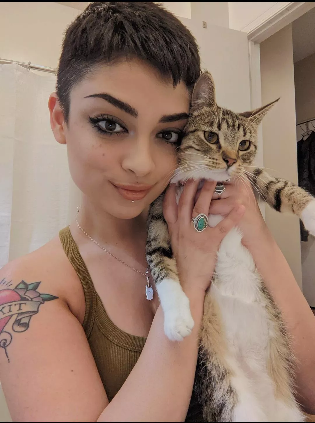 check out my cute pussy 🖤💀 (nsfw)