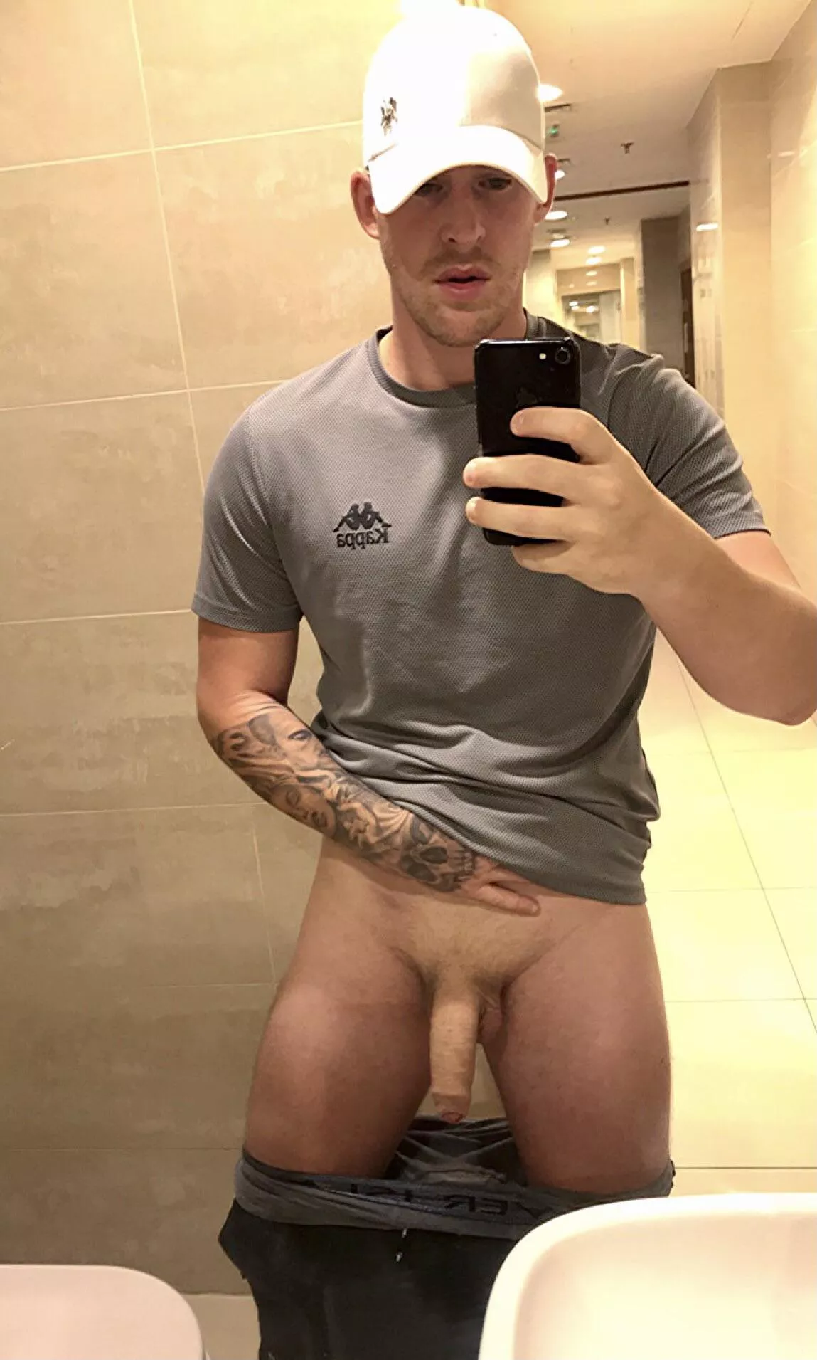 Cheeky gym tease 😈