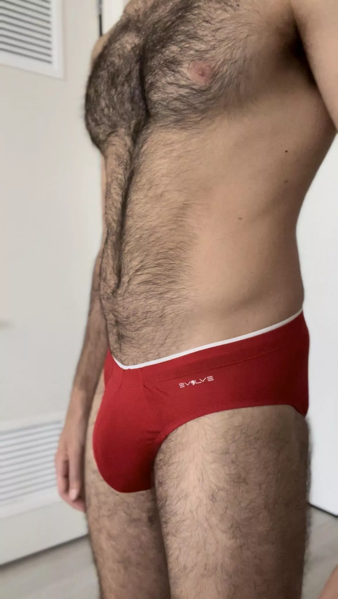 Chest hair + bulge
