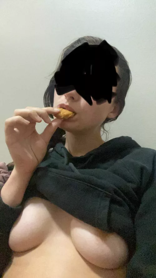 Chicken nuggets with a side of under boob ❤️❤️❤️