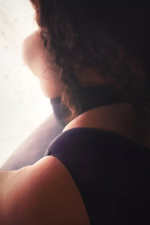 Chilling in my undiessss [F]