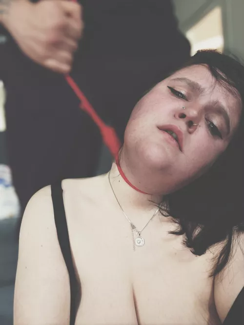 Choke me until I pass out... Please. 🖤