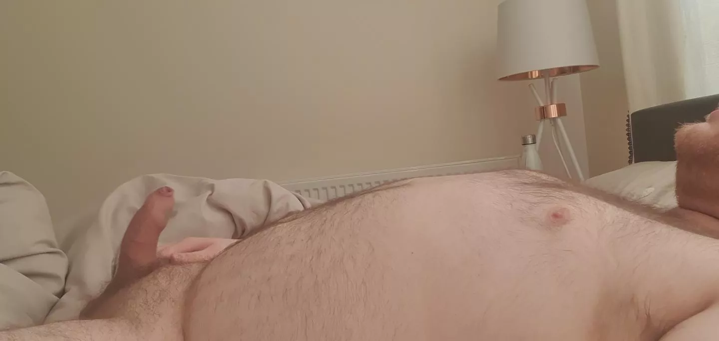 Chubby dudes do it better. Need to release the pressure this morning. Who's got a hand or mouth or both that can help? Chubby dudes do it better. Need to release the pressure this morning. Who's got a hand or mouth or both that can help?
