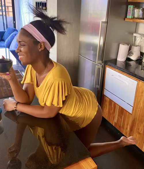 coffee and my phatt ass make me happy