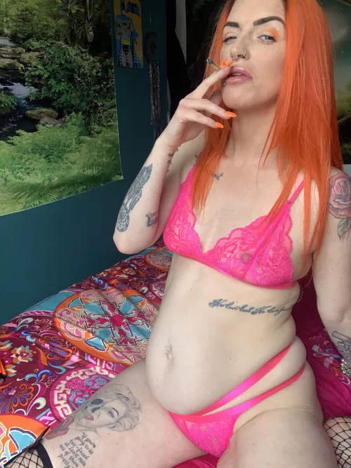 Colt 45 and two zig zags baby that’s all we need