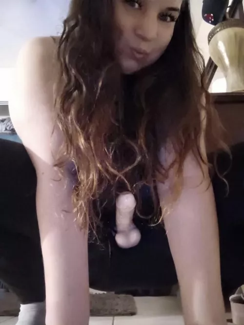Come and suck on mommy’s dick and let me degrade you & that tiny excuse for a cock until your begging for mercy like the pathetic beta you are 😈 [domme]