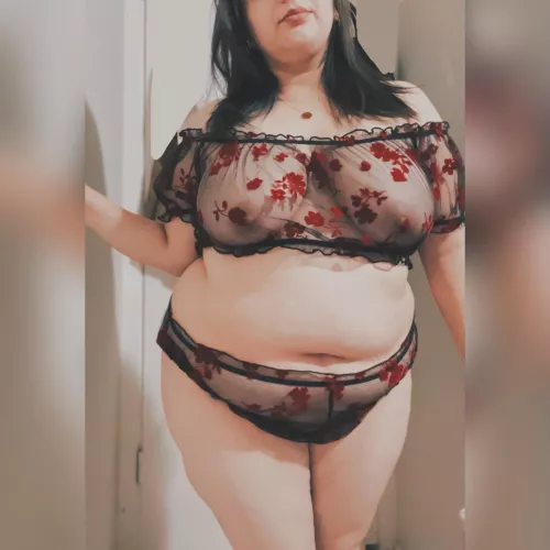 Come keep me company tonight 🌸