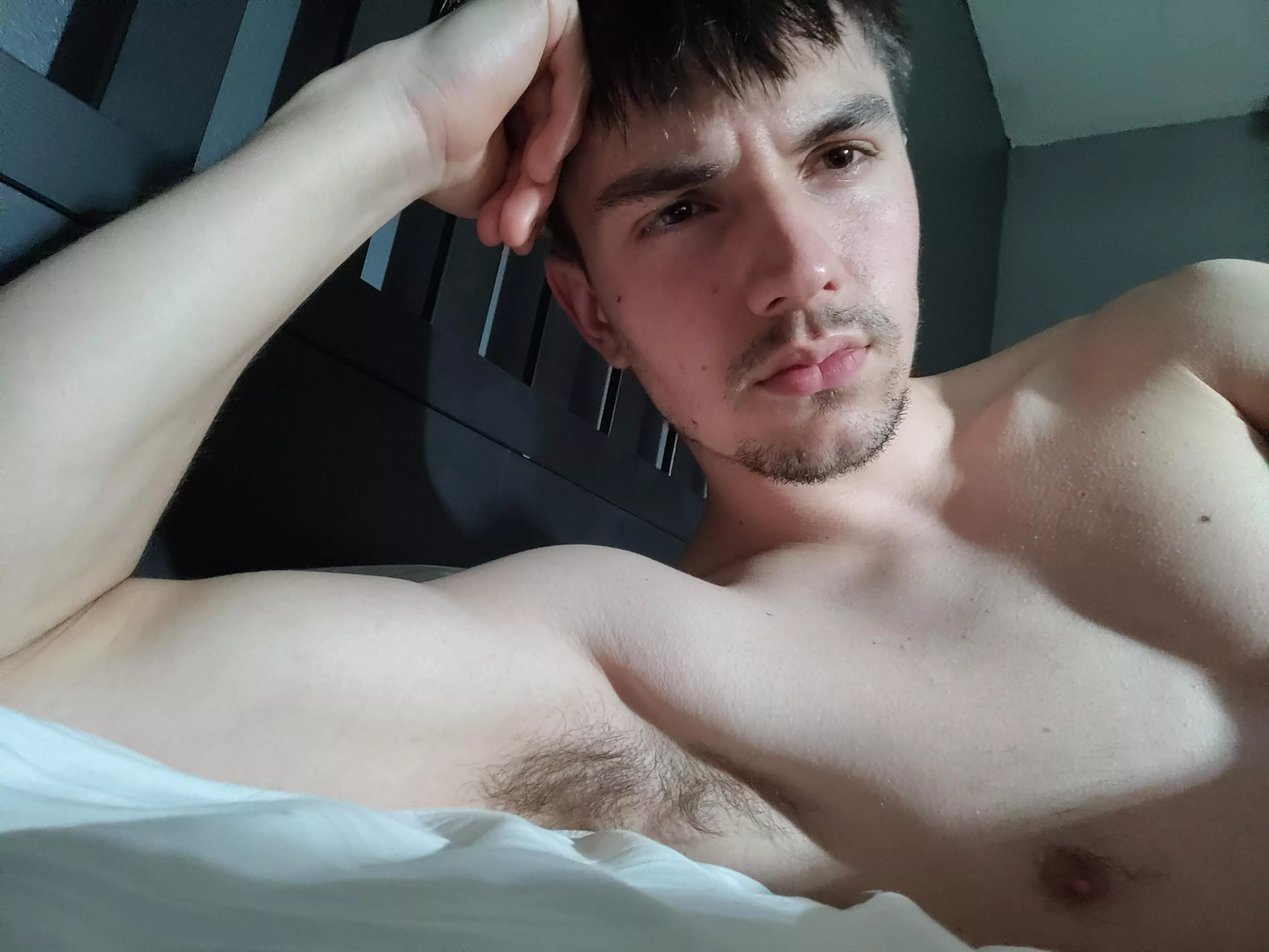 come lay with me ;)