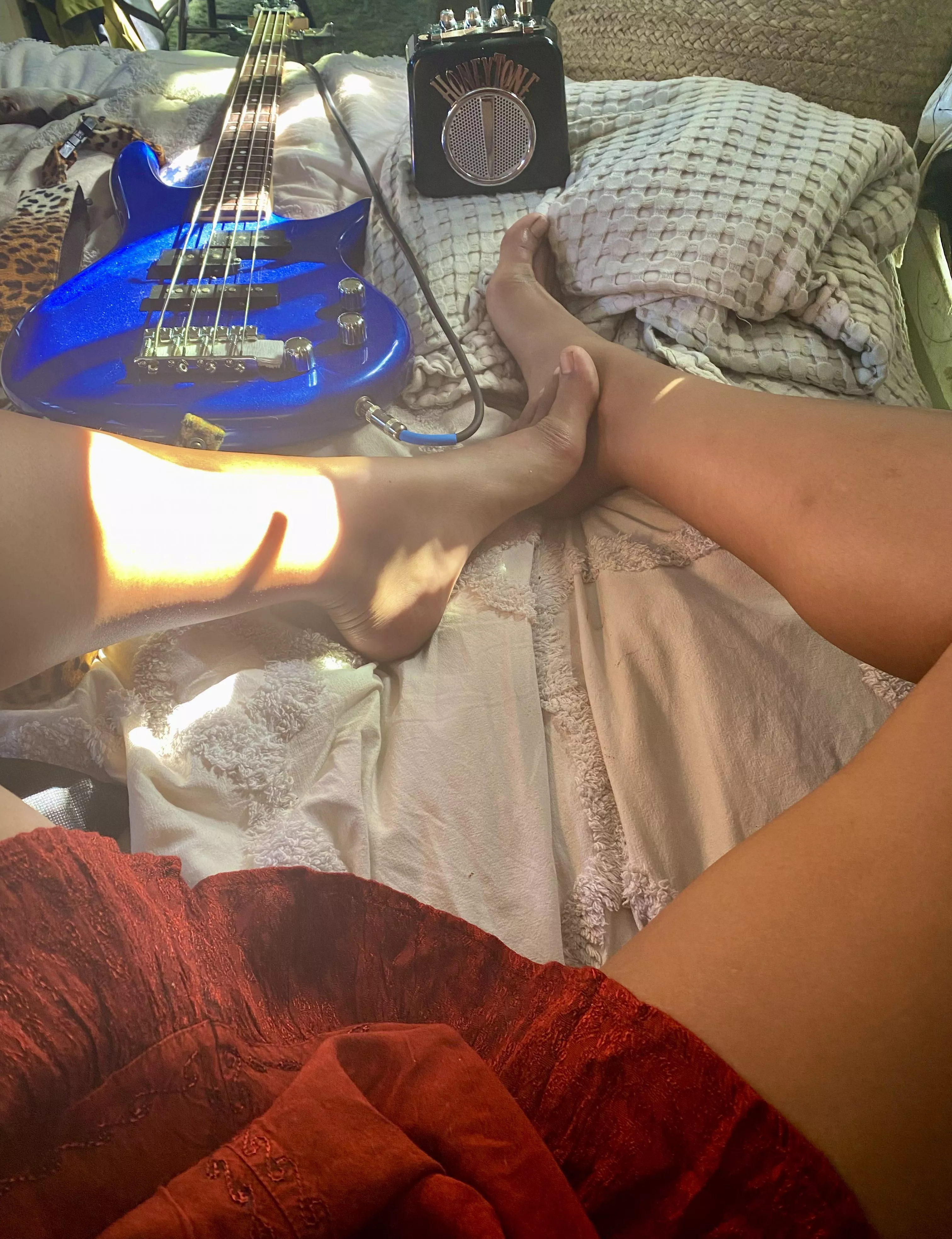 Come play with me