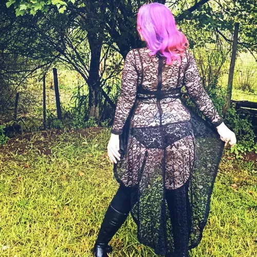 Come play with me 😘