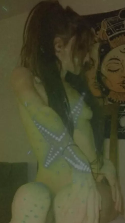 courtesy of u/chrisdolmethbabe the queen