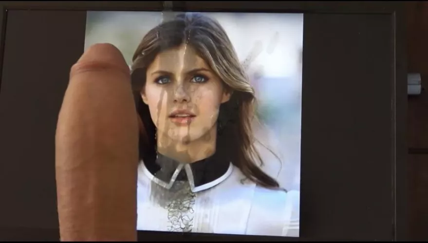 Covered alex daddarios gorgeous face and eyes. There may be a vid of it too😉