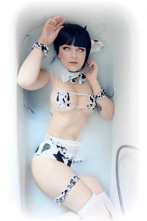 Cow Hinata by Nagini Cosplay 🐮