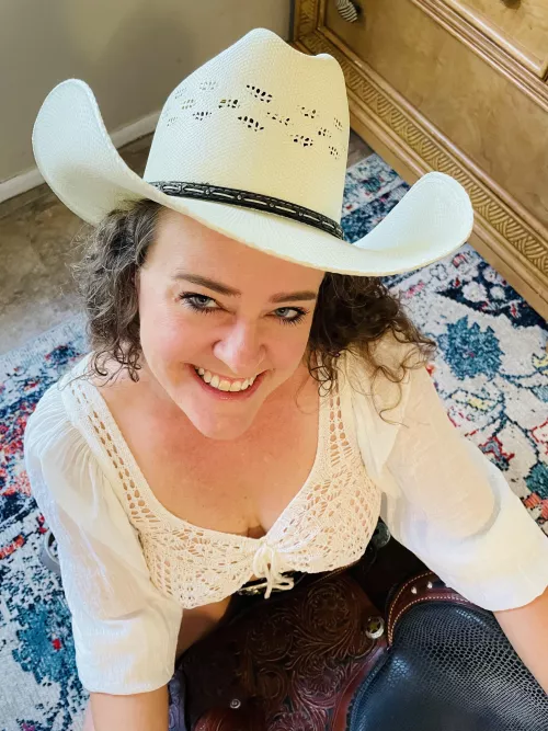 Cowgirl cleavage ✅