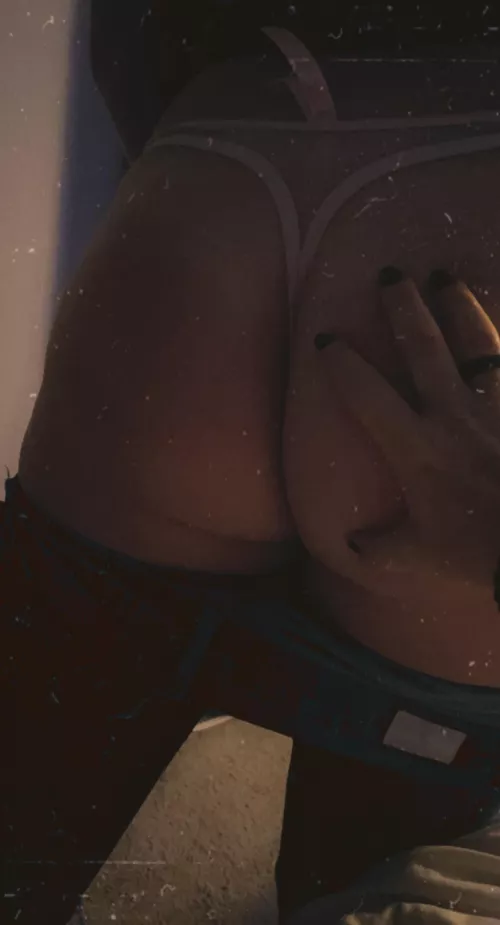 Coworkers always wanting to grab the booty 🔥🤷🏽‍♀️