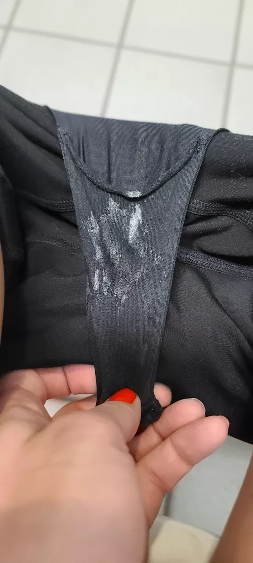 Creamed thru my thong at work today because of you guys 🥰😛[f]