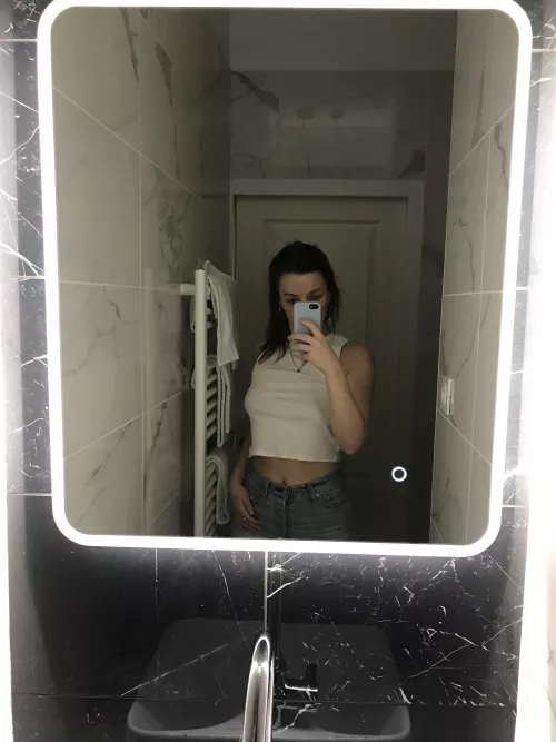 Crisp white tops and no bras 💔