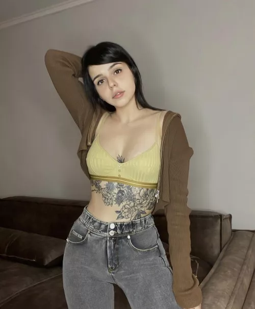 Crop top outfit for evening walk