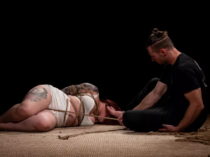 Crotch rope and a foot to the face… Play sessions with my rigger Supaku.rope on instagram