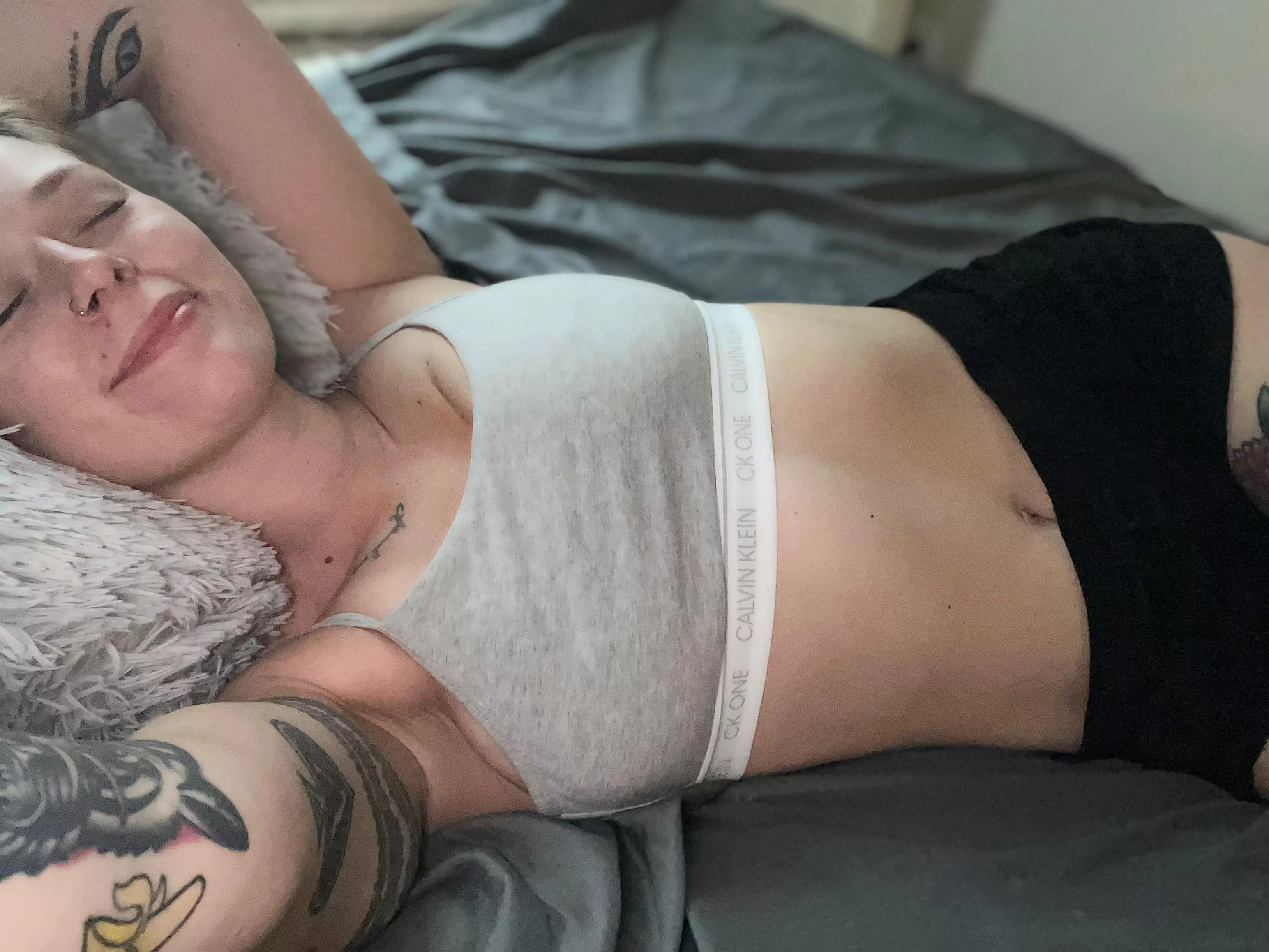 Cuddle or fuck?😋