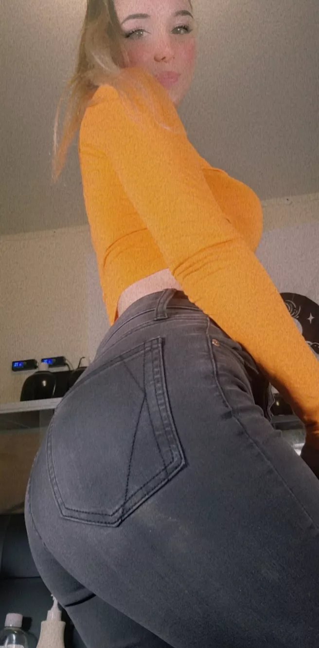 cum and join me < link in comments below >