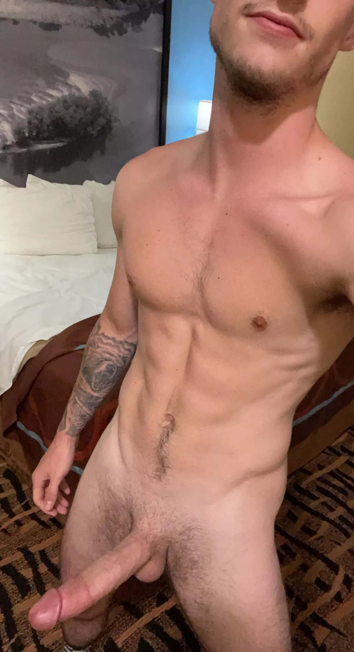 Cum get a load from this alpha dick😜