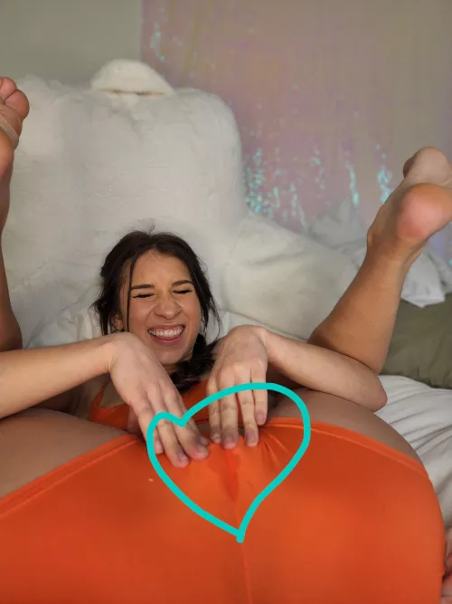 Cum is leaking out of me!!! Oooops!!!