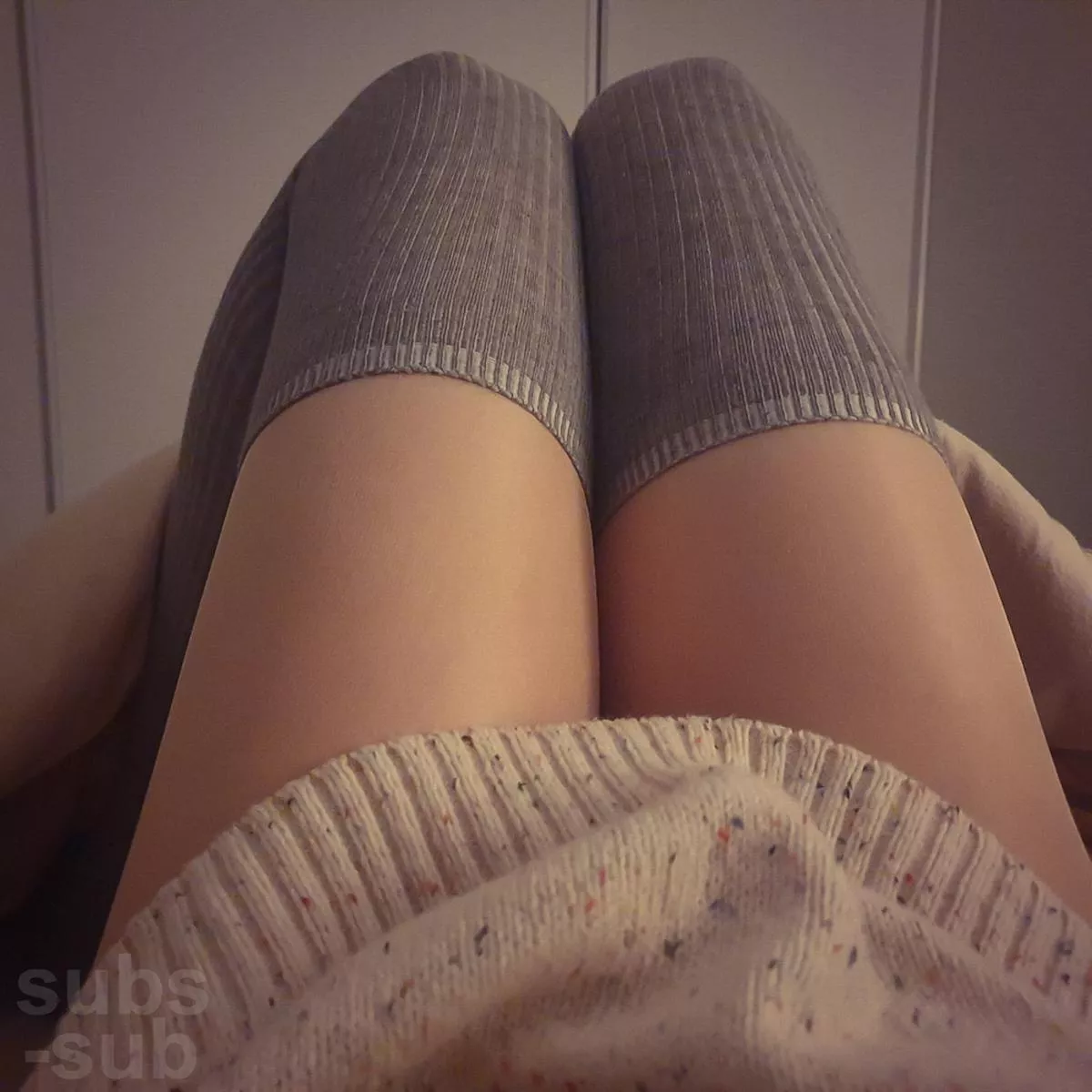 cum lay your head in my lap 😇💕