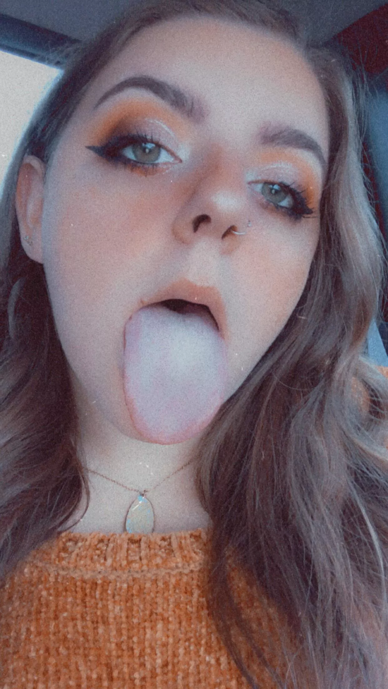 cum on my pretty face please?😇💦