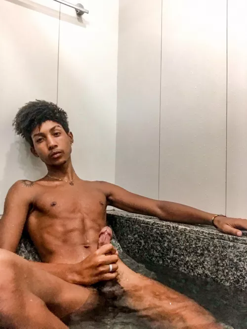 Cum take a bath with me 🔥💦