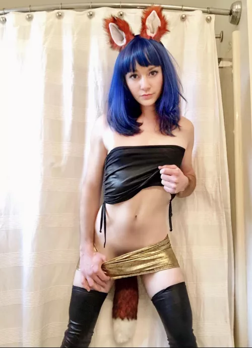 Cum track down this throat fox 🦊 ;)