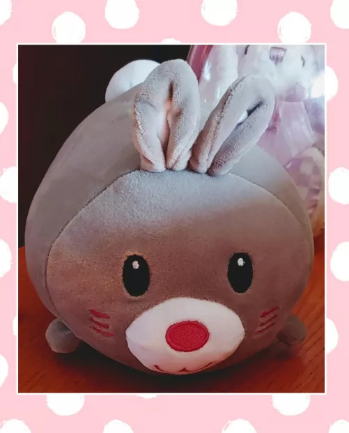 Daddy bought me a new stuffy! 'Cuz I've been a good girl lately. I luv him sooooo much!