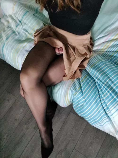 Day 4 : Am I girlfriend material ? ☺️