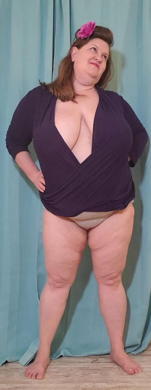 Daydreaming 😈😘 [F49]