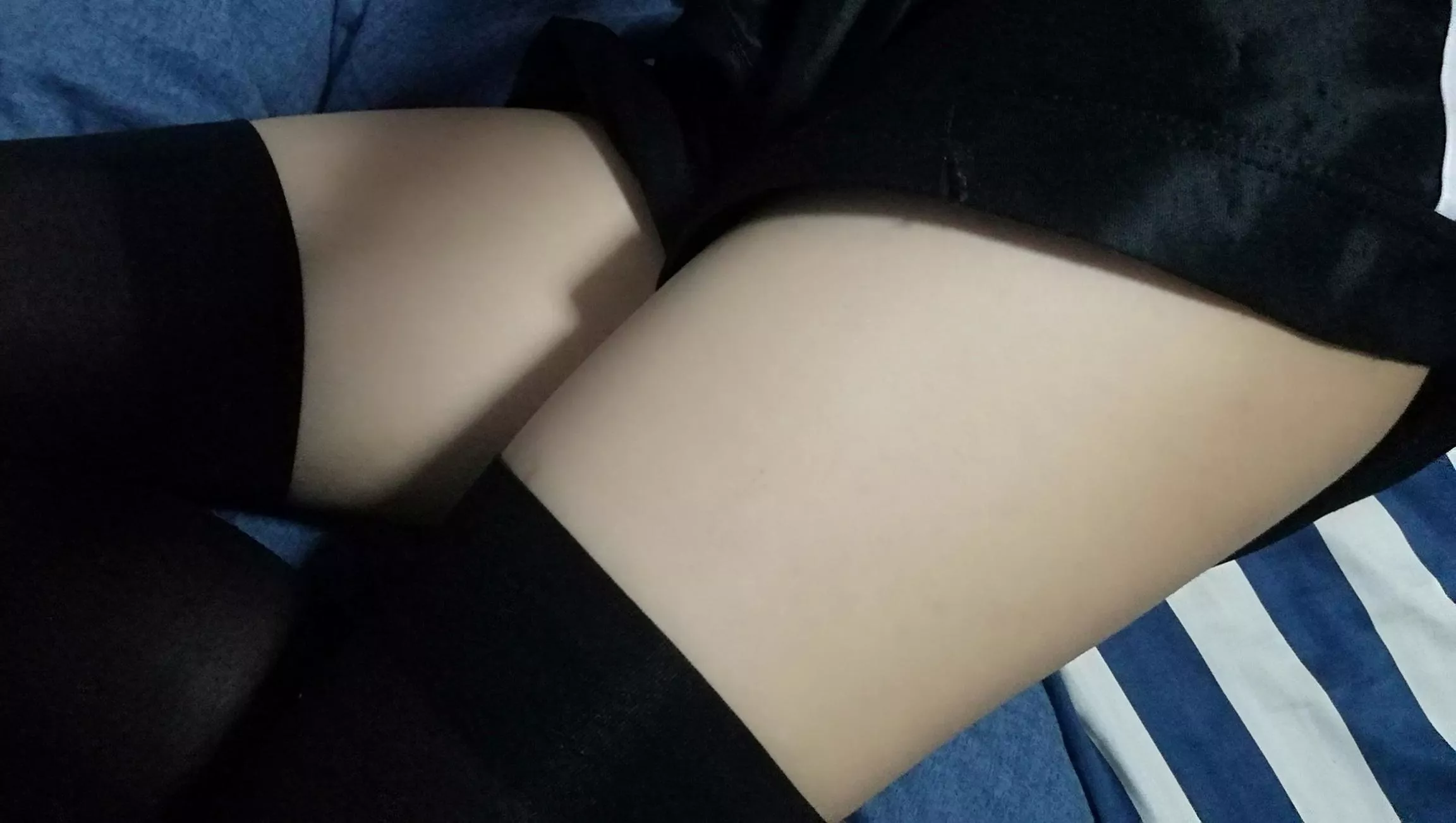 dem thighs
