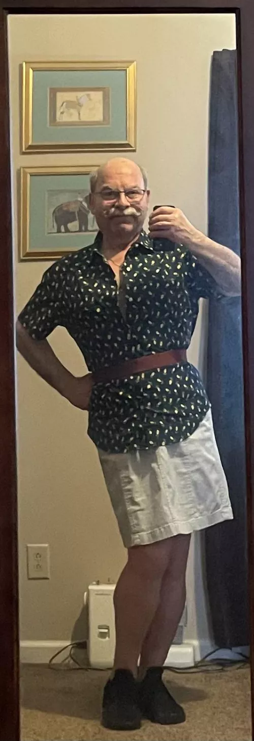 Developing my skirt and ‘stache femboy look