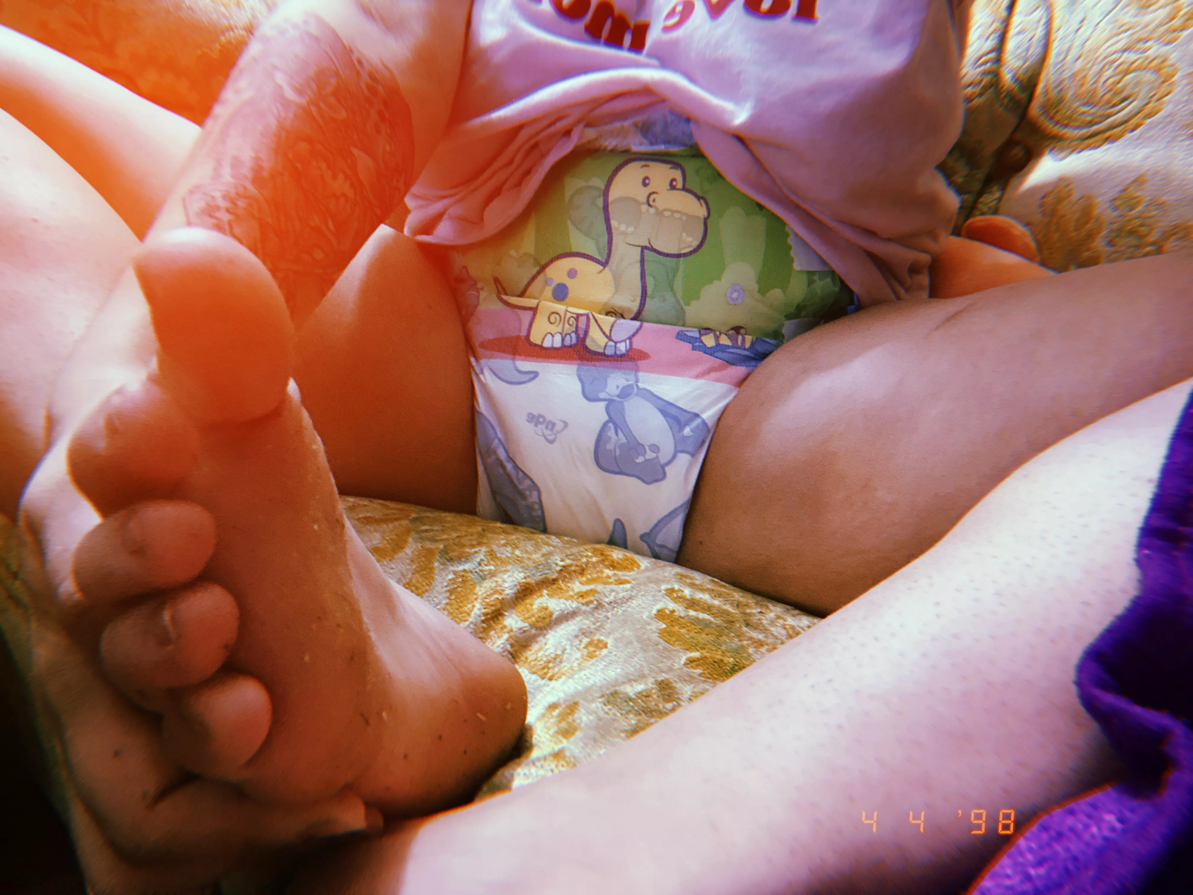 Dirty feet clean diaper 🙈
