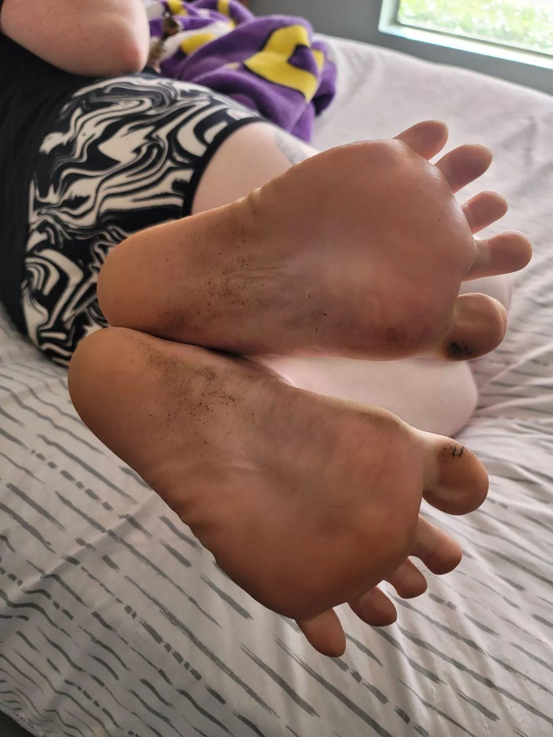 Do they always need to be clean for you to enjoy? {F} 23 #fetish #feet #feetfetish #dirtyfeetissexy
