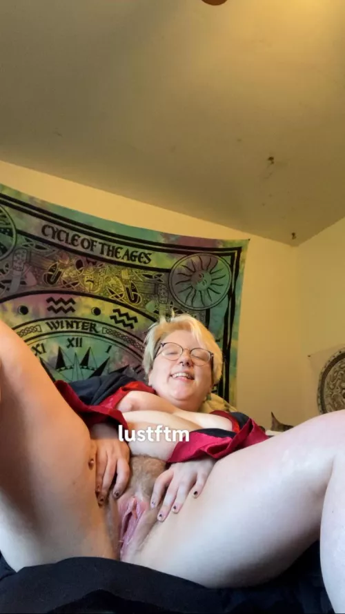 do u think i’m cute ? :3