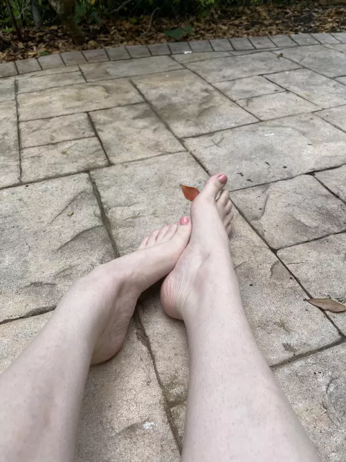 do u wanna spoil these feet? ;) 💦