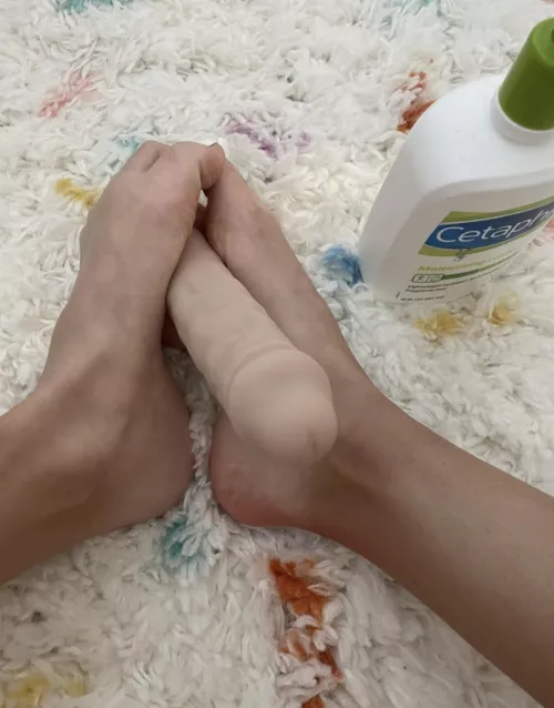 Do you have a cock I can rub with my feet