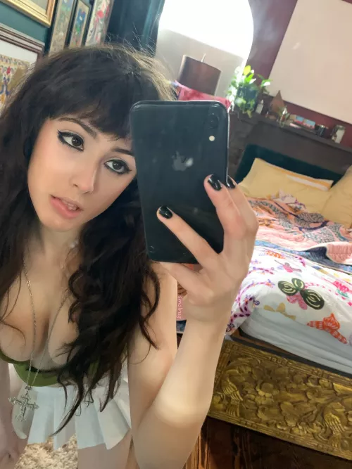 do you like 5'1 girls who are 18 and horny? 💚