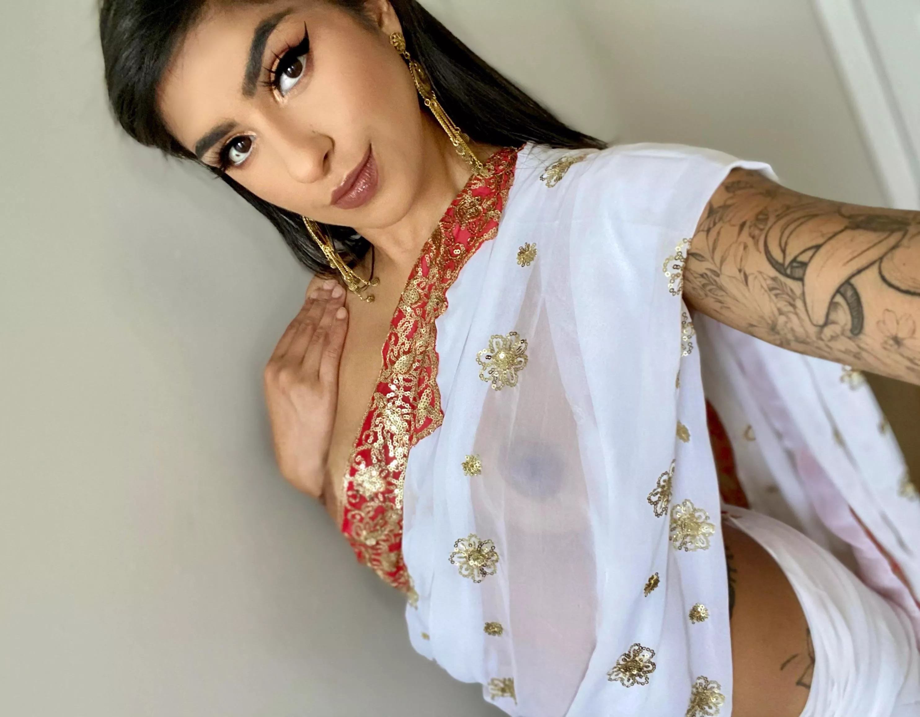 Do you like me in a sari? 😼 [F]