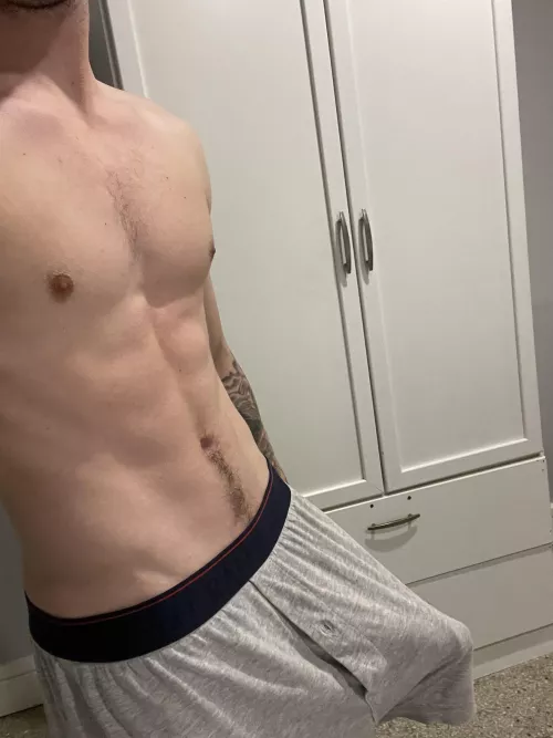 Do you like my bulge?😏