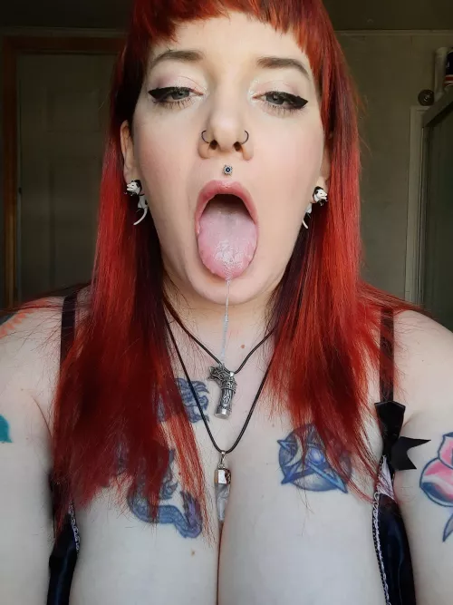 Do you like my opossum earrings? 😍 I just got them and I love them so much.