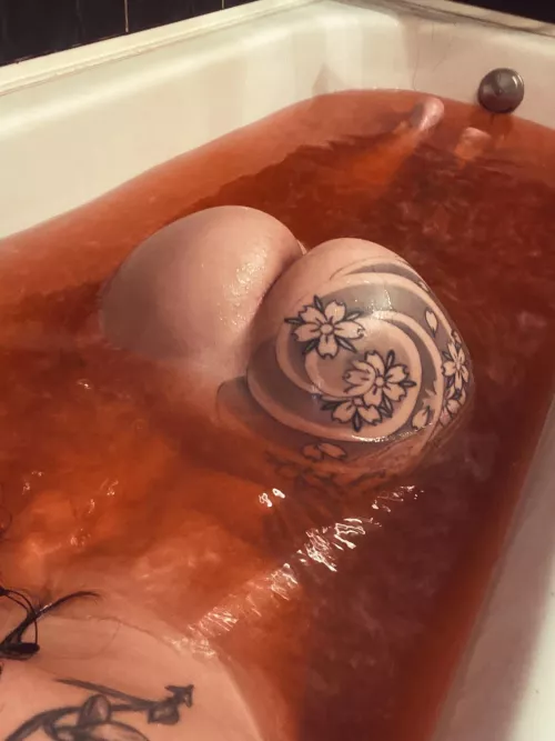 Do you like my wet ass? 💦